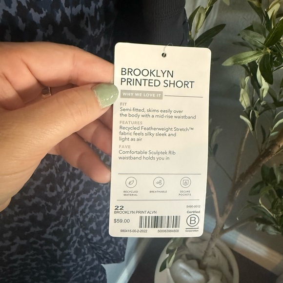 Athleta Brooklyn Athletic Shorts - Picture 9 of 12